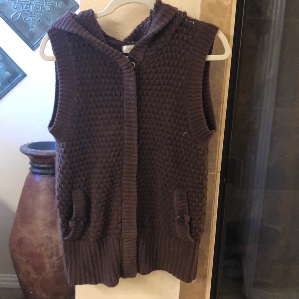Brown sweater vest with hood